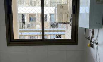 Imagem 6: Apto 03 dormitórios sendo 01 suíte com armário embutido, split e sacada, bwc suíte complet