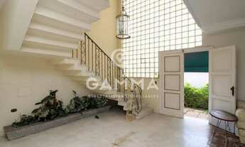 Imagem 5: Casa a venda no Pacaembu - Rua tranquila com guarita 24h