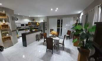 Imagem: Casa a venda no Grenville Coutry com 324m²