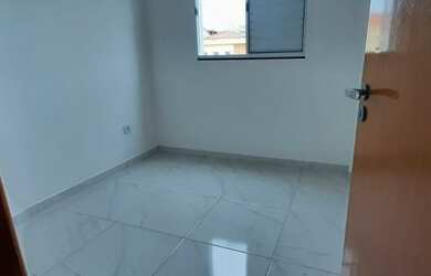 Imagem 2: Casa sobreposta em Itaquera com 2 dormitórios e vaga de garagem