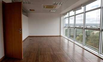 Imagem 4: O prédio inteiro na avenida W3 Norte com 6.358m²