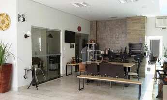 Imagem: Casa de alto padrão no bairro bosque dos