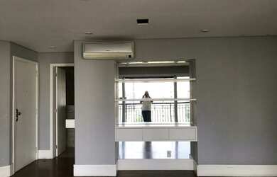 Imagem 2: Apartamento com 137m² de área útil, 3 vagas, living, 3 dormitórios sendo 2 suítes