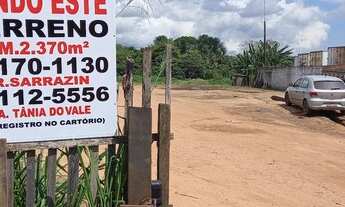 Imagem: Terreno na zona urbana de Santarém