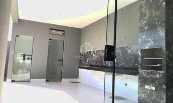 Imagem 6: Casa em rua pública no jardim Atlântico