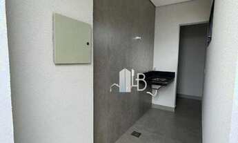 Imagem 4: Casa no Golden Village com três suítes