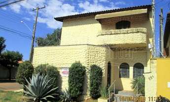 Imagem: Sobrado à venda em região comercial da