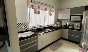 Imagem 2: Casa jardim Bougainville