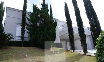 Imagem 3: Excelente casa voltada para campo de golfe, projetada por Fernando Carmona Poles