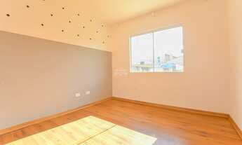 Imagem 5: Sobrado para venda possui com 3 quartos sendo 1 suíte em Alto Tarumã - Pinhais - PR