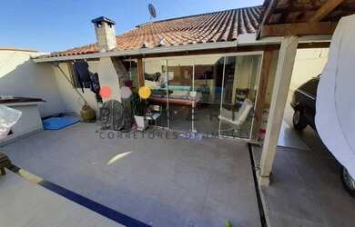 Imagem 2: P655 Casa com 03 dormitórios, sendo 01 suíte com piscina no bairro Madri Palhoça