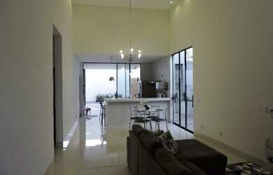 Imagem 6: Casa de condomínio para venda com 185 metros quadrados com 3 quartos, sendo 2 suites