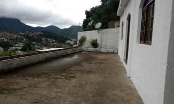 Imagem 3: Casa na Vila Muqui, de quarto e sala ampla, arejada, com quintal, próximo ao centro