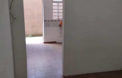 Imagem 6: Casa Pequena Centro Louveira