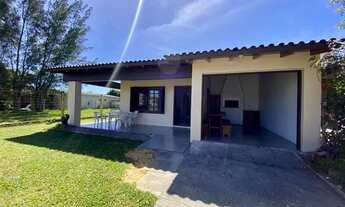 Imagem: Casa no centro, 03 quartos, mobiliada, esquina