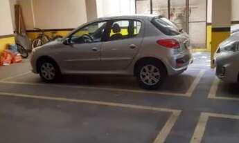 Imagem 6: Ap 2qts sendo 1 suite , 2 vgas ,frente, nasc .Flamboyant