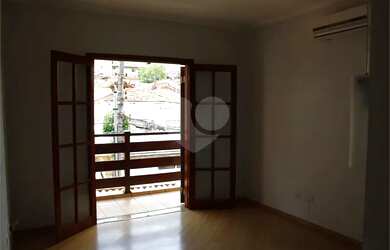 Imagem 6: Sobrado para aluguel e venda possui 300 metros quadrados com 3 quartos