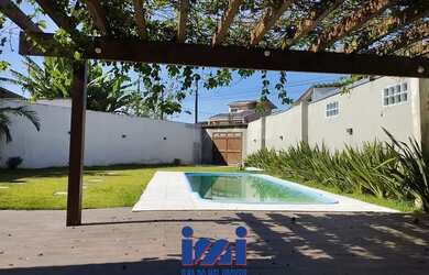 Imagem 2: Casa com piscina e 4 quartos a venda em Guaratuba