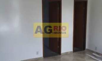 Imagem 4: Casa de rua-LOCAÇÃO-Praça Seca-Rio de Janeiro-RJ