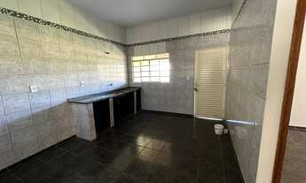 Imagem 2: Casa para aluguel tem 70 metros quadrados com 3 quartos em Caldas do Oeste - Caldas Novas