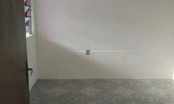 Imagem 5: Alugo R$ 680,00<br>Máximo 3 pessoas<br>Lindo apto térreo fundos mas com entrad