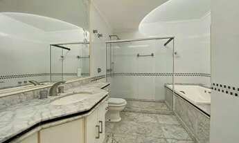 Imagem 3: Apartamento para venda possui 220 metros quadrados com 3 quartos em Ipanema - Rio de Janei