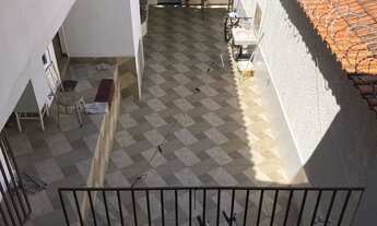 Imagem: Quarto individual e mobiliado próximo a