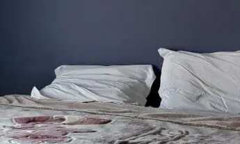 Imagem 7: Casa para aluguel e venda tem 360 metros quadrados com 5 quartos.