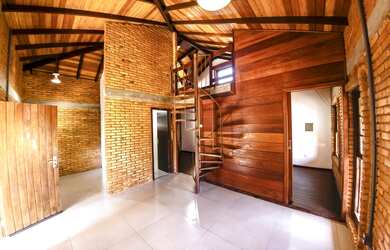 Imagem 3: Casa no Campeche com escritura pública, 2 dormitórios, 1.2km da praia