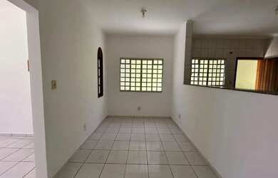 Imagem 5: Oportunidade, excelente casa térrea, perto do Shopping, 2 dorms, quintal, 2 vagas e mais.