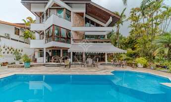 Imagem 2: Casa clássica à venda no Alphaville Residencial Zero com 4 suítes