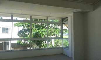 Imagem 5: Linda casa, 40 mt do mar, 4/4 com suítes, varandas, dependência, 4 garagens