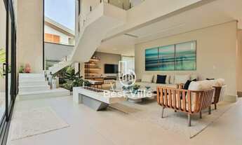 Imagem 2: Casa à venda, 475M² área construída, 732M² de terreno, no Residencial Alphaville Zero, em