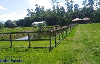 Imagem 2: Fazenda/Sítio/Chácara para venda possui 170 metros quadrados com 4 quartos