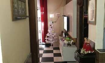 Imagem 3: Casa com 2 quartos, 2 vagas de garagem, mais 2 kits nos fundos na QR 601