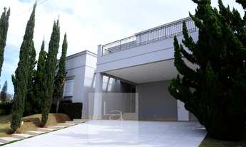 Imagem 2: Excelente casa voltada para campo de golfe, projetada por Fernando Carmona Poles