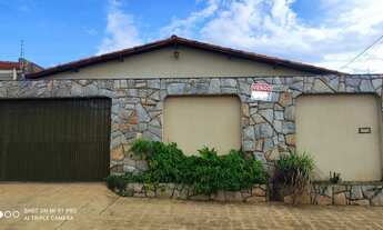 Imagem: Casa à venda com excelente localização