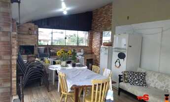 Imagem 4: Casa em terreno amplo, próxima da praia. Venha conferir