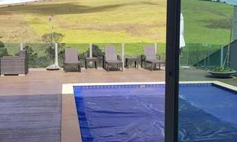 Imagem 5: Casa à venda tem 300 metros quadrados com 4 quartos