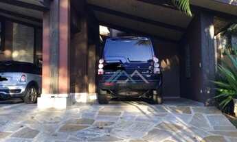 Imagem: Casa mobiliada com 4 dormitórios para alugar