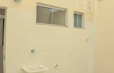 Imagem 6: Casa para Venda em Ibirité, Bosque de Ibirité, 2 dormitórios, 2 banheiros, 1 vaga