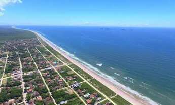 Imagem 5: Lote a venda com uma residência de madeira na Praia do Ervino
