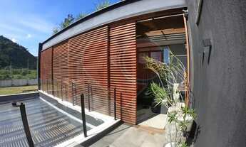 Imagem 6: Casa de condomínio para venda tem 400 metros quadrados com 4 quartos