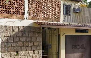 Imagem 6: Casas com total de 3 dormitórios, 2 banheiros, 2 vagas de garagem no Bairro Jardim Carvalh