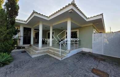 Imagem 2: Casa de condomínio para venda com 220 metros quadrados com 4 quartos