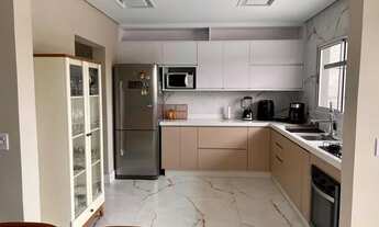 Imagem 6: Casa de condomínio sobrado para venda tem 260 metros quadrados com 4 quartos