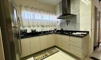 Imagem 7: SOBRADO 04 DORMITÓRIOS SENDO 02 SUÍTES