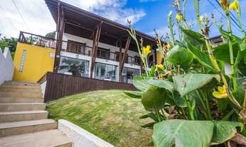 Imagem: Seu Refúgio na Barra da Lagoa!