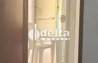 Imagem 4: Casas residencial e 1 Casa comercial disponível para venda no bairro Santa Mônica em Uberl