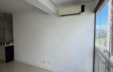 Imagem 10: Apto 03 dormitórios sendo 01 suíte com armário embutido, split e sacada, bwc suíte complet